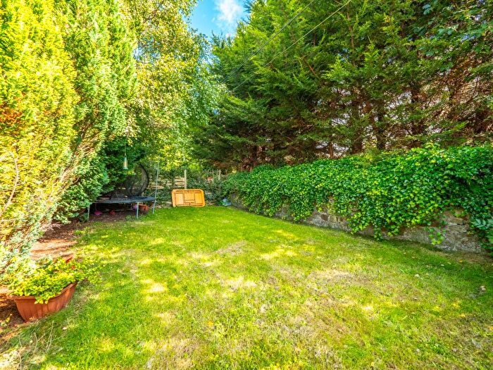 2 Bedroom Flat For Sale In Carrick Knowe Road, Edinburgh, EH12