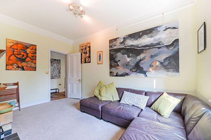 2 Bedroom Flat To Rent In Greycoat Street, Westminster, London, SW1P
