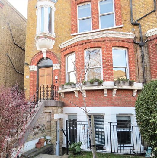 Studio To Rent In The Gardens, East Dulwich, SE22
