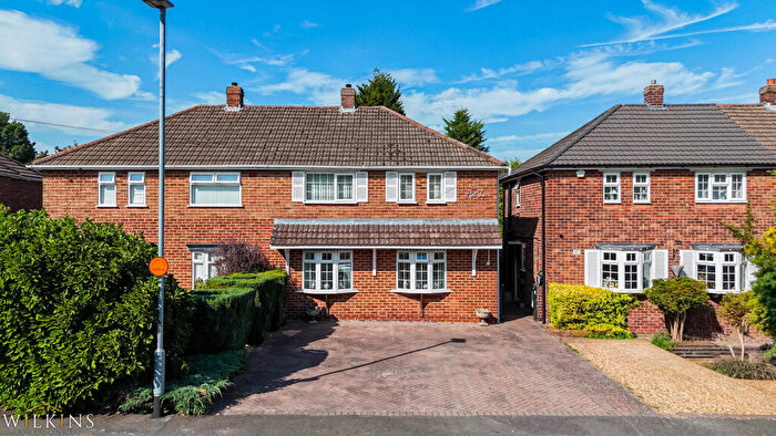 3 Bedroom Semi Detached House For Sale In Hill Top Avenue, Tamworth, Staffordshire, B79