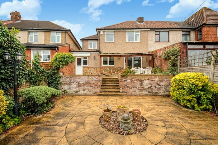 4 Bedroom Semi-Detached House To Rent In Watford Road, Chiswell Green, St.Albans AL2