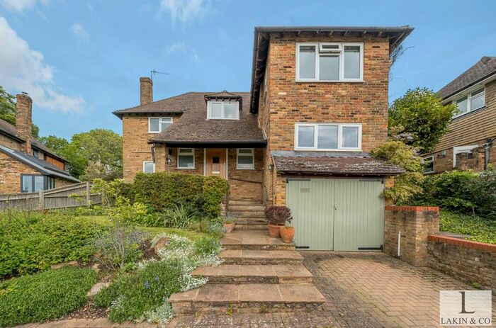 4 Bedroom Detached House To Rent In Pheasant Walk, Chalfont St. Peter, Gerrards Cross, SL9