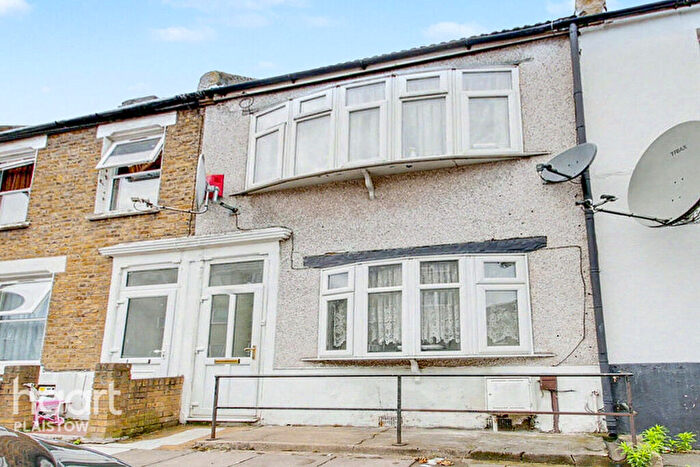 3 Bedroom Terraced House For Sale In Exning Road, London, E16