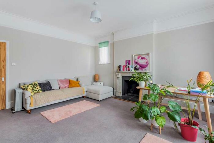 1 Bedroom Apartment To Rent In Upper Bridge Road, Redhill, Surrey, RH1