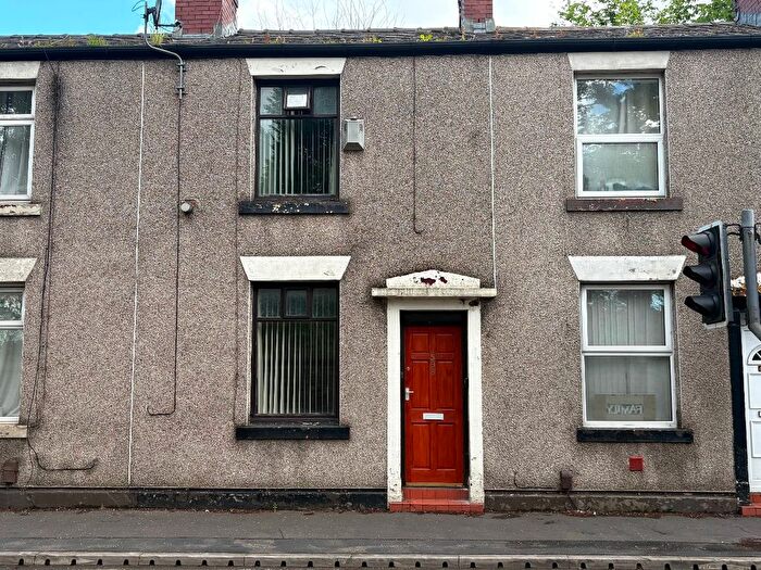 2 Bedroom Terraced House To Rent In Oldham Road, Rochdale, OL16