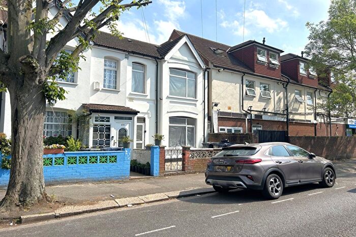 4 Bedroom Terraced House To Rent In Woodlands Road, UB1