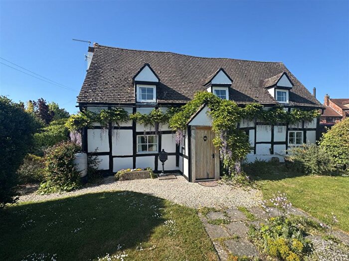 3 Bedroom Cottage For Sale In High Street, Twyning, Tewkesbury, GL20