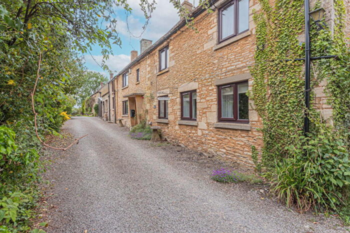 3 Bedroom Cottage For Sale In The Street, Didmarton, GL9