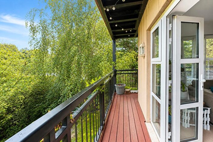 2 Bedroom Flat For Sale In Markham House, Kenley Place, Farnborough, Hampshire, GU14