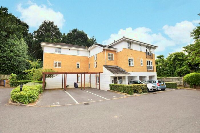 2 Bedroom Flat To Rent In Sabin Gates, Old Bracknell Lane East, Bracknell, Berkshire, RG12