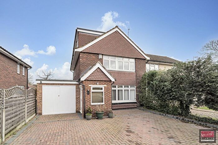 4 Bedroom Semi Detached House For Sale In Convent Road, Ashford, TW15
