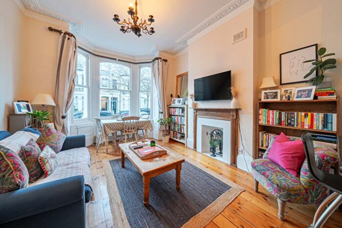 2 Bedroom Property To Rent In Almeric Road, Battersea, London, SW11