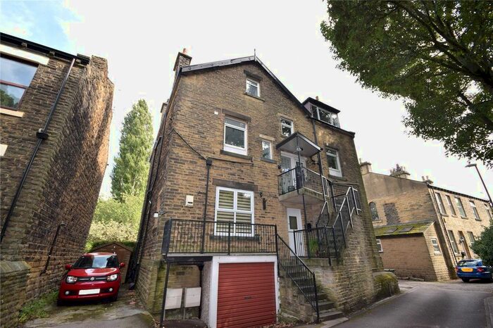 2 Bedroom Flat To Rent In Blenheim House, Crawshaw Road, Pudsey, LS28