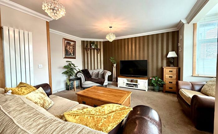 2 Bedroom Semi-detached Bungalow For Sale In Braemar Road, Gosport, PO13