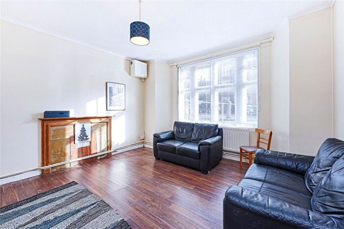 3 Bedroom Flat To Rent In Fairfield Drive, The Tonsleys, SW18