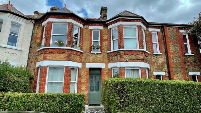 2 Bedroom Flat To Rent In Thurlestone Road, West Norwood, London, SE27