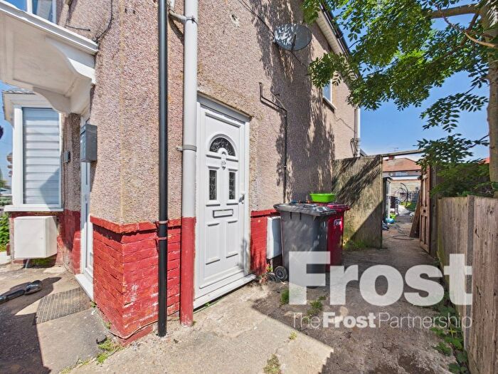 1 Bedroom Maisonette To Rent In A Broadmark Road, Slough, Berkshire, SL2