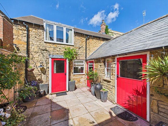 2 Bedroom Terraced House For Sale In High Street, Moreton-In-Marsh, GL56