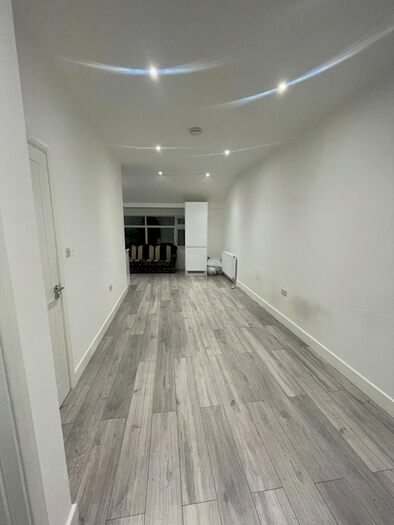 Studio To Rent In Langdale Avenue, Mitcham, CR4