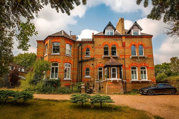 2 Bedroom Flat For Sale In Kingswood Road, Bromley, BR2