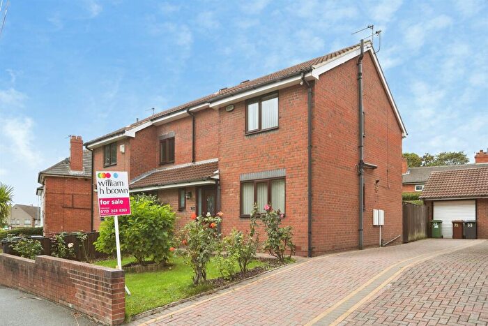 3 Bedroom Semi-Detached House For Sale In Dib Lane, Leeds, LS8