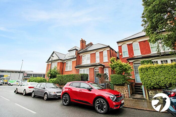 2 Bedroom Flat To Rent In Earlsthorpe Road, London, SE26