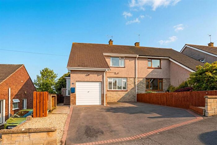 3 Bedroom Semi-Detached House For Sale In Moorfields Road, Nailsea, BS48