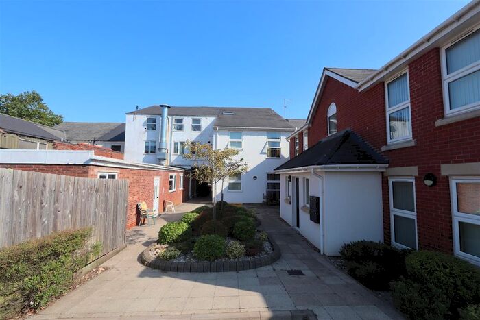 2 Bedroom Flat To Rent In High Street, Chasetown, Burntwood, WS7