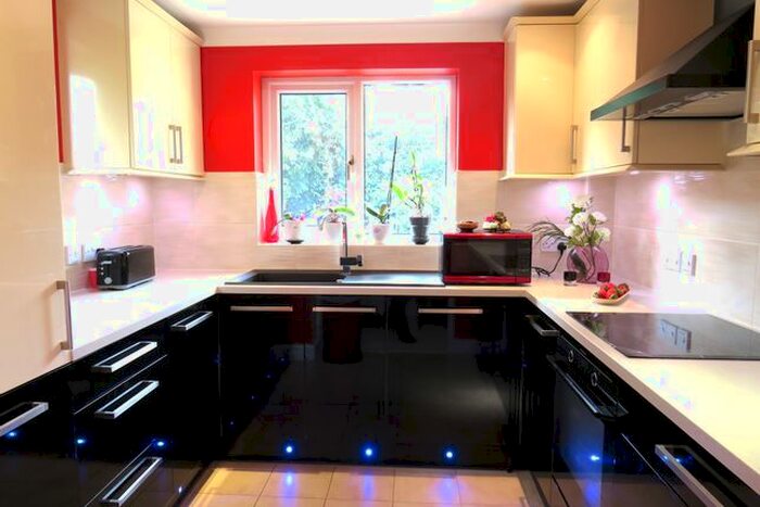 3 Bedroom Semi Detached Bungalow For Sale In Finchfield, Peterborough, PE1