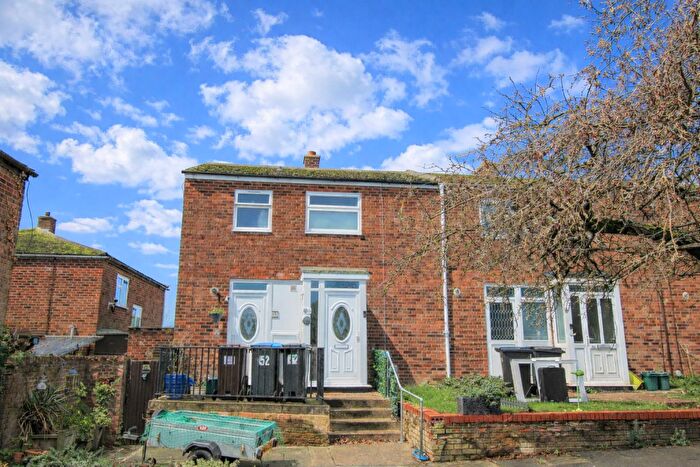 2 Bedroom End Of Terrace House For Sale In Altham Grove, Harlow, CM20