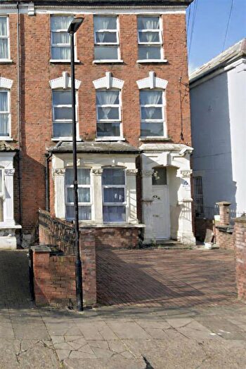 1 Bedroom Flat To Rent In Pembury Road, London, N17