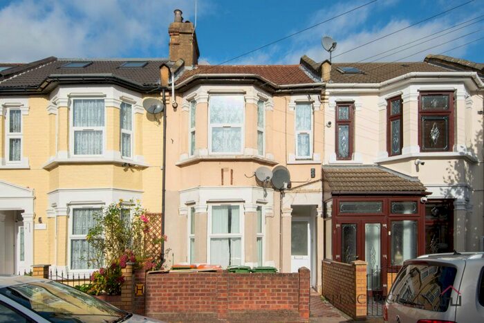 1 Bedroom Flat To Rent In Sherrard Road, Manor Park, London, E12