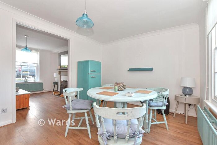 2 Bedroom Detached House For Sale In Middle Wall, Whitstable, Kent, CT5