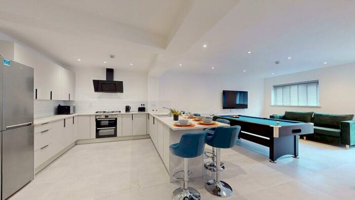 7 Bedroom End Of Terrace House To Rent In Fletchamstead Highway, Canley, Coventry, CV4