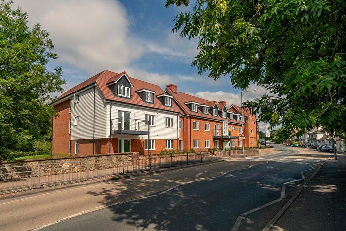 2 Bedroom Flat To Rent In Mill Road, Dunton Green, Sevenoaks, TN13