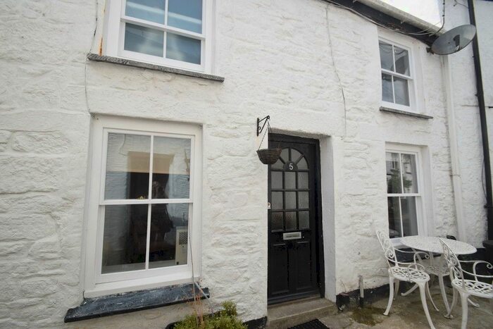 3 Bedroom Terraced House To Rent In Higher Market Street, Penryn, TR10