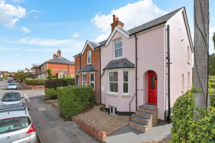 3 Bedroom House To Rent In Victoria Road, Wargrave, Reading, Berkshire, RG10