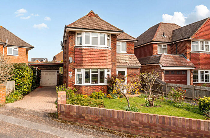 3 Bedroom Detached House For Sale In Denton Grove, Walton-On-Thames, Surrey, KT12