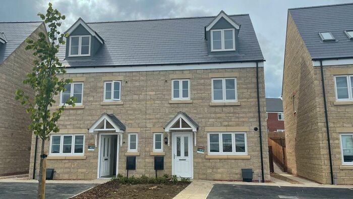 4 Bedroom Semi-Detached House To Rent In Airfield Way, Weldon, Corby, NN17