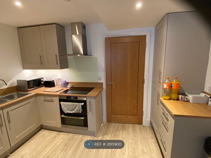 2 Bedroom Flat To Rent In Royal Parade, Eastbourne, BN22