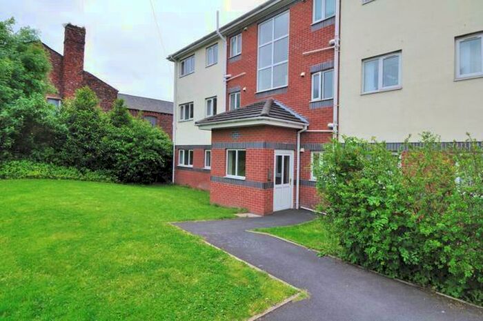 2 Bedroom Flat To Rent In Byron Street, Oldham, OL8