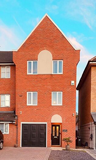 4 Bedroom Semi-Detached House To Rent In Goodey Road, Upney, IG11