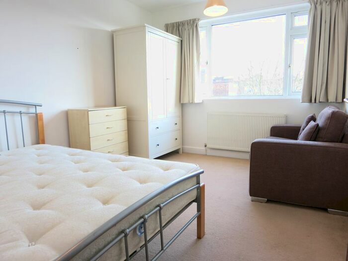 2 Bedroom Flat To Rent In Torriano Avenue, London, NW5