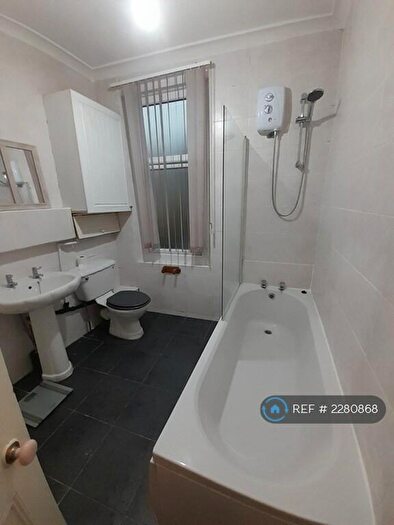 1 Bedroom Terraced House To Rent In Ingram Crescent, Leeds, LS11