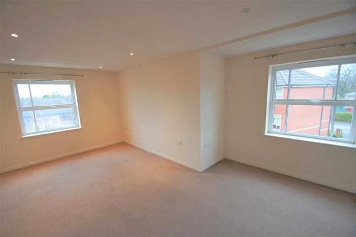 2 Bedroom Apartment To Rent In Eden Court, Fallowfield, M14
