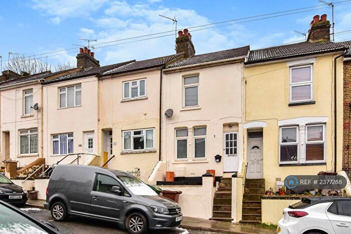2 Bedroom Terraced House To Rent In Gordon Road, Chatham, ME4