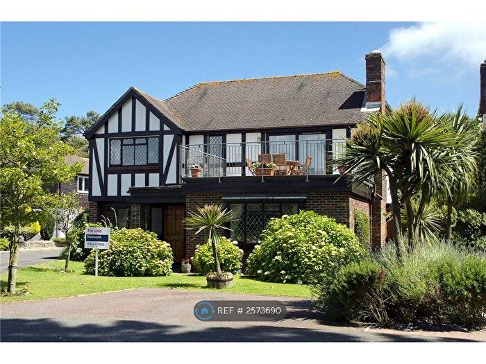 4 Bedroom Detached House To Rent In Freshwater Road, Christchurch, BH23