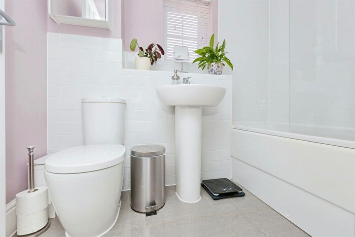 4 Bedroom Detached House For Sale In Cardinal Drive, Burbage, Hinckley, LE10
