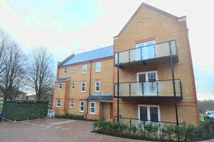2 Bedroom Flat To Rent In Wilkes Close, Mill Hill, NW7
