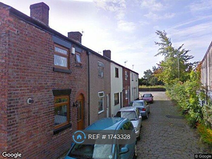 2 Bedroom End Terrace House To Rent In First Avenue, Manchester, M29